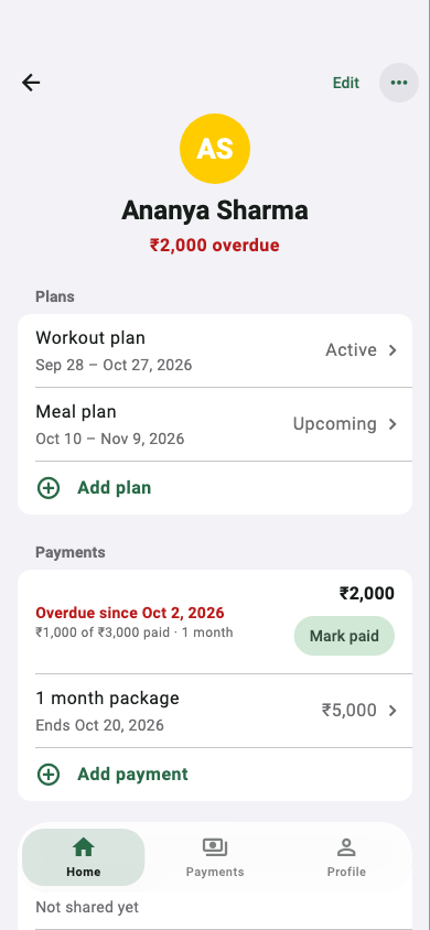 A client's screen in the trainer app: plans and payments